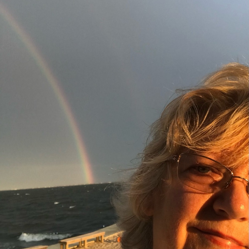 Meet your Posher, Julia